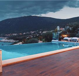 4 Bedroom Villa on the Seafront with Pool in Kalamar Bay, Sleeps 8